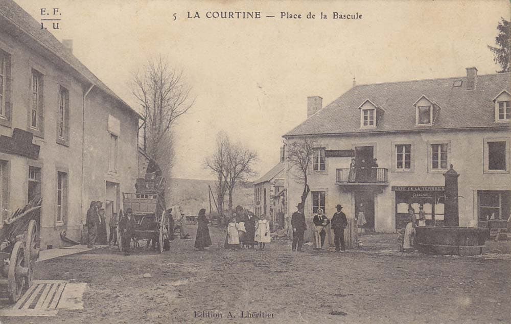 Un Caf� de la Terrasse � La Courtine