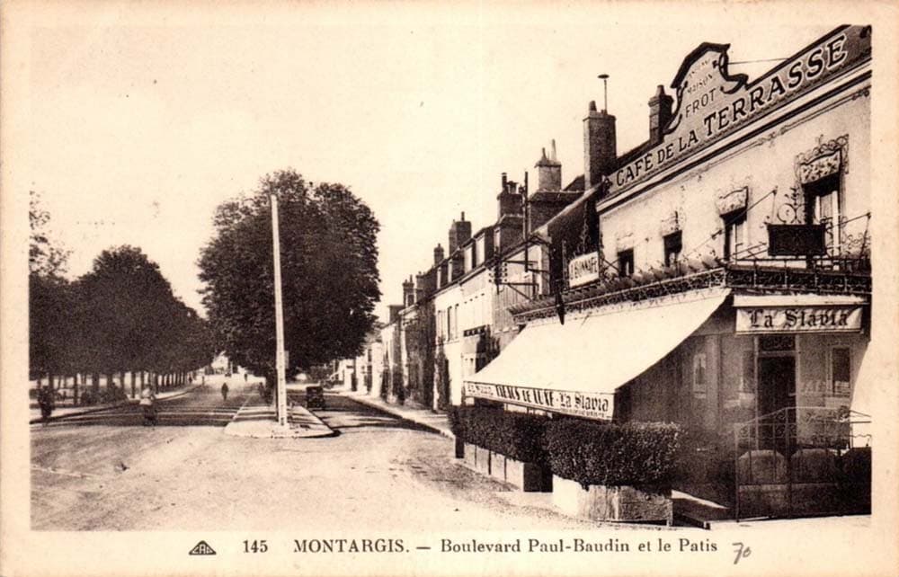 Un Caf� de la Terrasse � Montargis