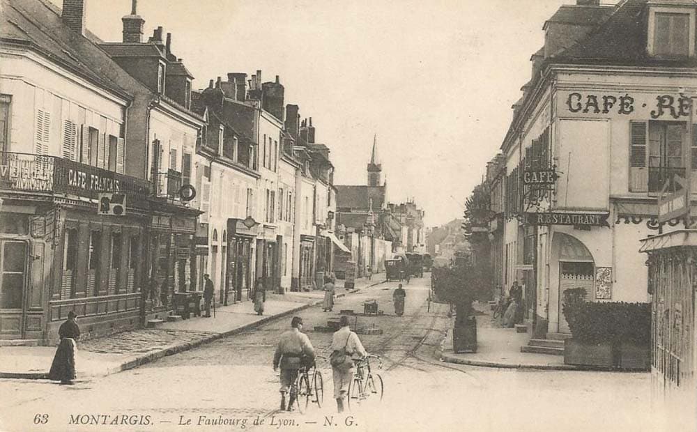Un Caf� Fran�ais � Montargis