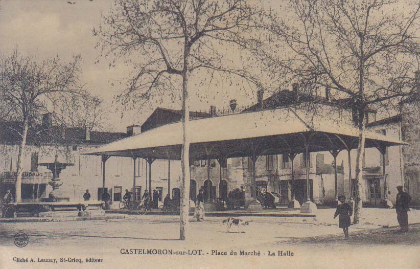 Castelmoron (Lot-et-Garonne - 47) - Place du Marché - La Halle