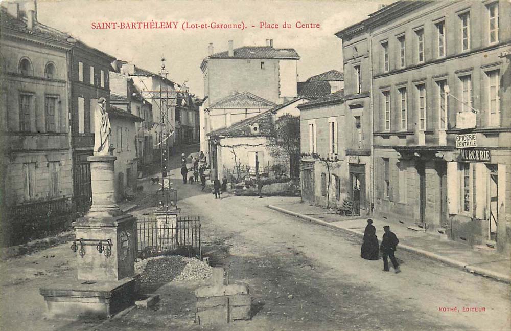 Saint-Barthélemy (Lot-et-Garonne - 47) - Place du Centre