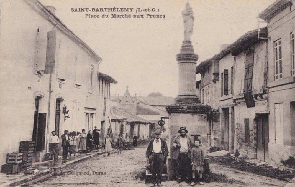 Saint-Barthélemy (Lot-et-Garonne - 47) - Place du Marché aux Prunes