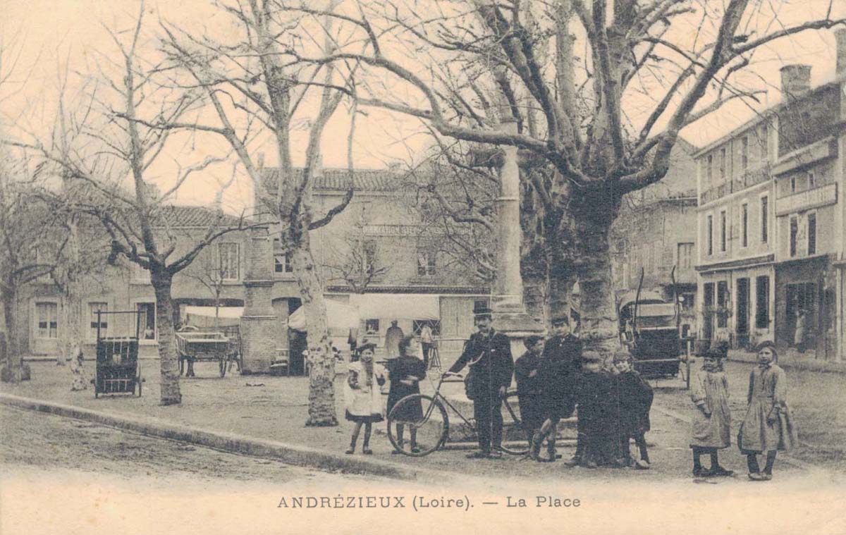 Andr�zieux-Bouth�on (42160 - Loire) - La Place