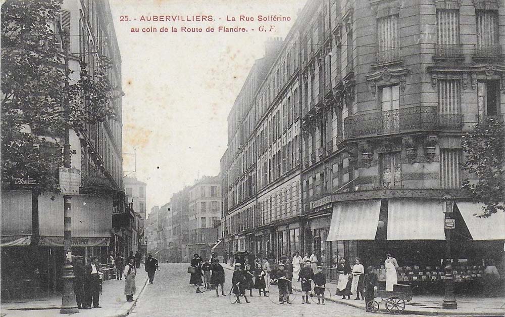 Aubervilliers (93300 - Seine-Saint-Denis) - La Rue Solférino au coin de la Route de Flandre