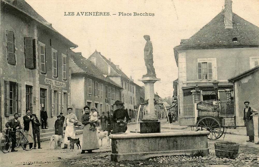 Les Avenières Veyrins-Thuellin (38630 - Isère) - Place Bacchus