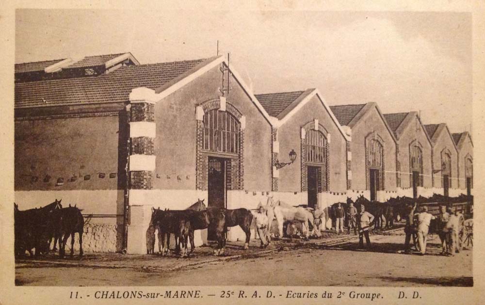 Ch�lons-sur-Marne - 25e R.A.D. - Ecuries du 2e Groupe.