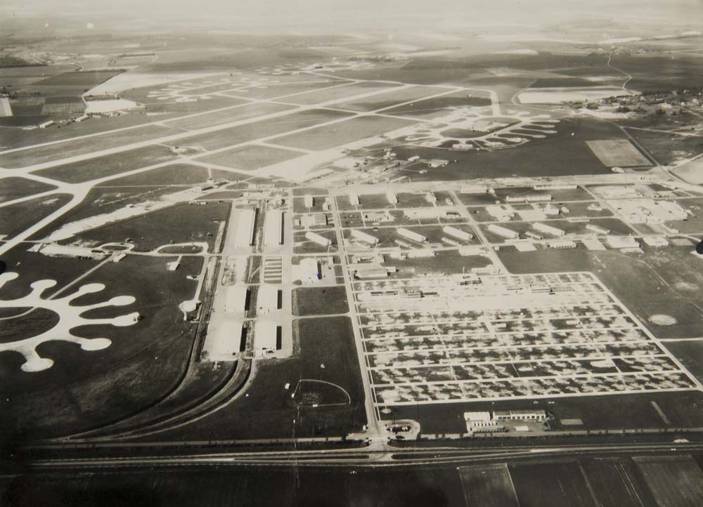Base a�rienne d'Evreux-Fauville.