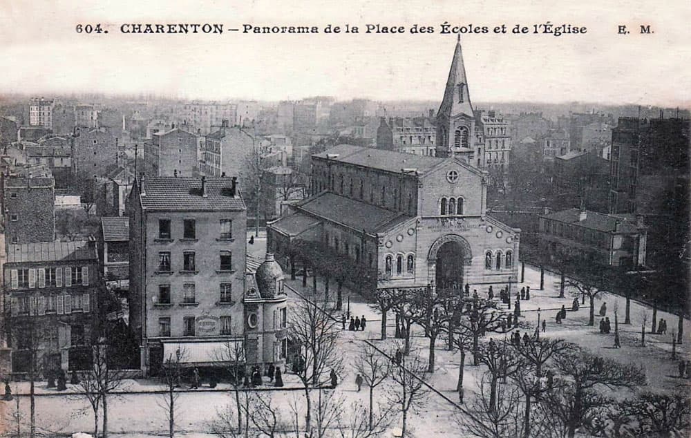 Charenton-le-Pont (94220 - Val-de-Marne) - Place des Ecoles et l'Eglise
