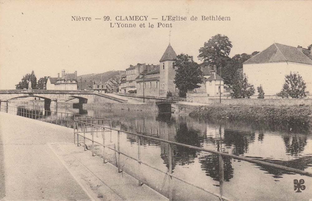 Clamecy (58500 - Nièvre) - L'Eglise de Bethléem, l'Yonne et le Pont