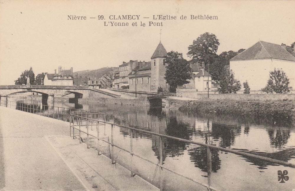 Clamecy (58500 - Ni&egrave;vre) - L'Eglise de Bethl�em, l'Yonne et le Pont