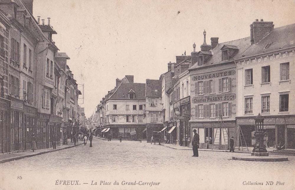 Evreux (27000 - Eure) - La Place du Grand Carrefour