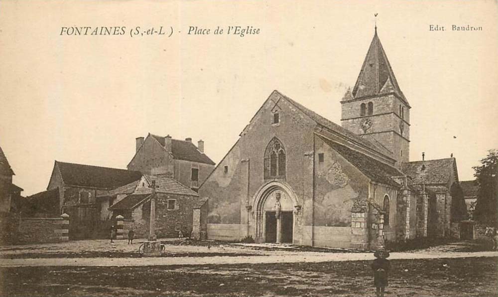 Fontaines (71150 - Sa�ne-et-Loire) - Place de l'Eglise