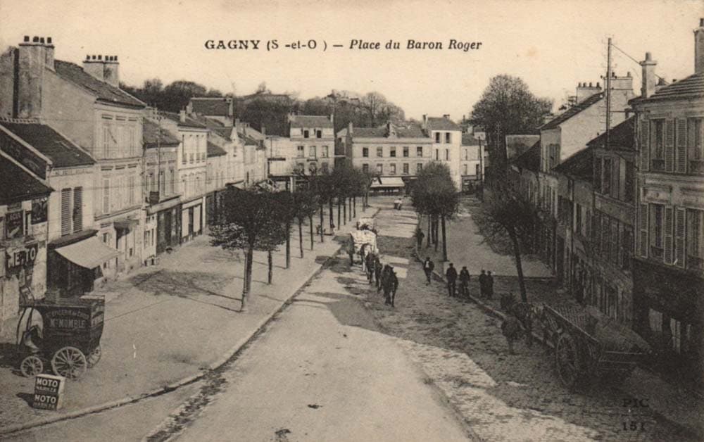 Gagny (93220 - Seine-Saint-Denis) - Place du Baron Roger