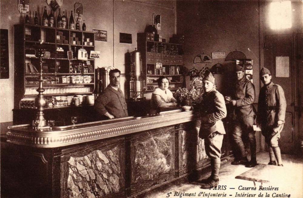 Paris - Caserne Bessi�res - 5�me R�giment d'Infanterie - Int�rieur de la Cantine