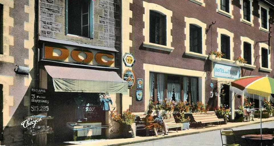 Un magasin � Treignac utilisant le nouveau logo Docks de France