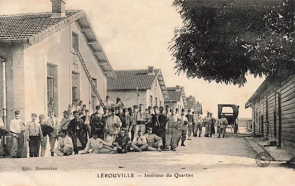 L�rouville - Int�rieur du Quartier