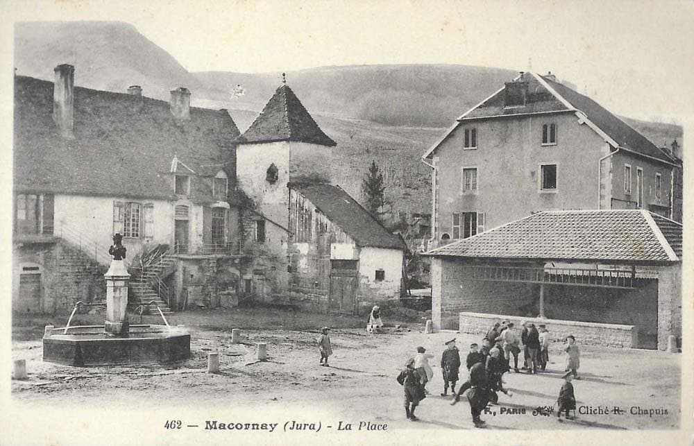 Macornay (39570 - Jura) - La Place