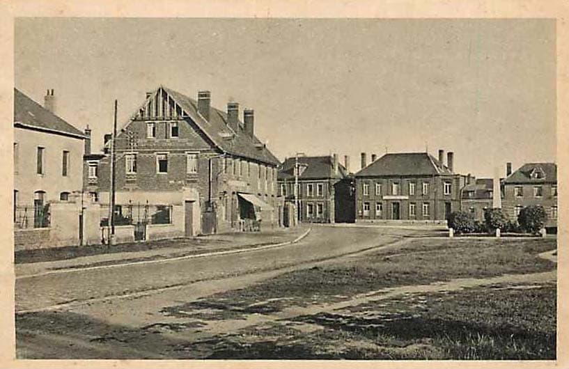Marcoing (59159 - Nord) - H�tel des Postes - Place