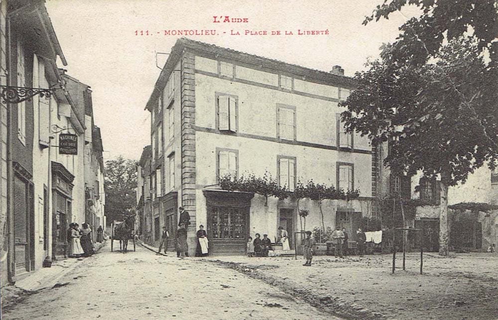 Montolieu (11170 - Aude) - La Place de la Libert�