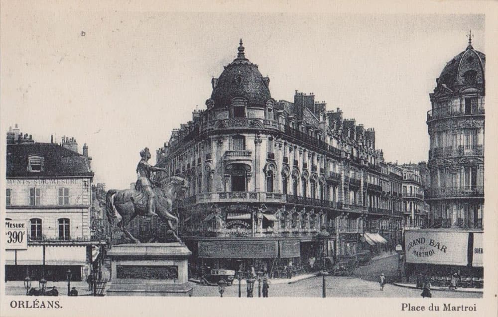 Orl�ans - Place du Martroi - Grand Bar du Martroi