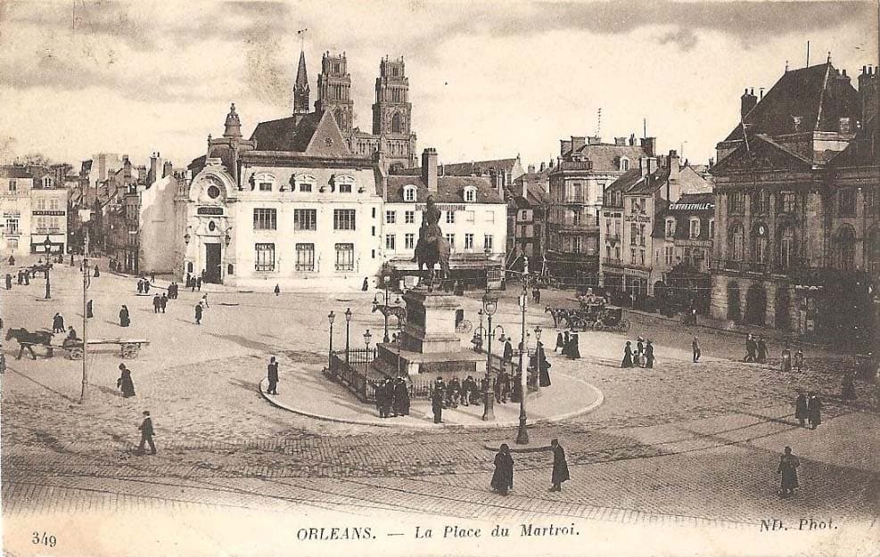 Orl�ans (45000 - Loiret) - La Place du Martroi