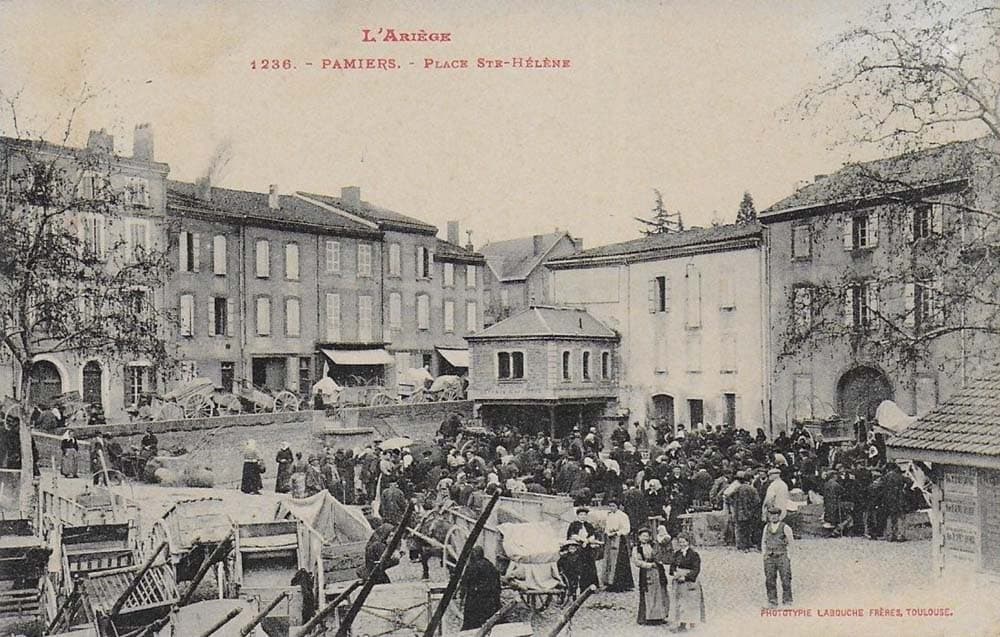Pamiers (09100 - Ari�ge) - Place Sainte-H�l�ne