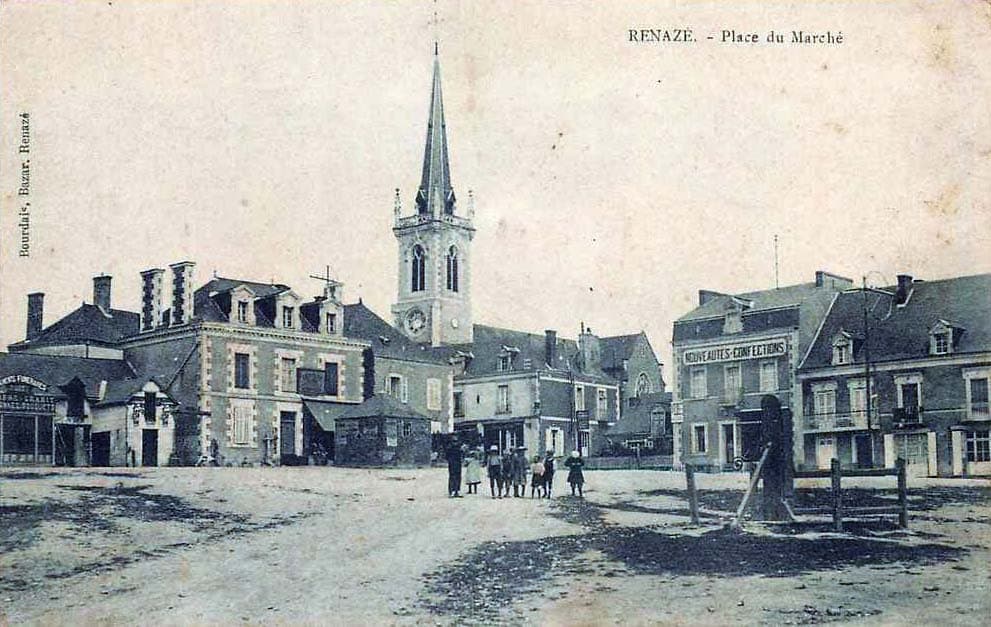 Renaz� (53800 - Mayenne) - La Place du March�