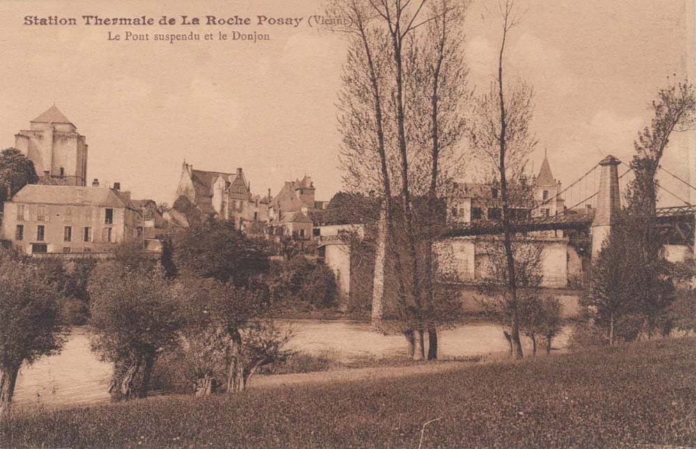 La Roche-Posay (86270 - Vienne) - Station Thermale - Pont suspendu et Donjon