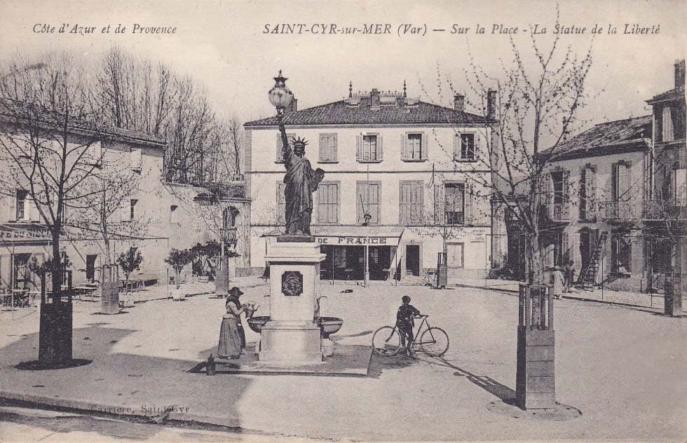 Saint-Cyr-sur-Mer (83270 - Var) - Sur a Place - La Stautue de la Libert�