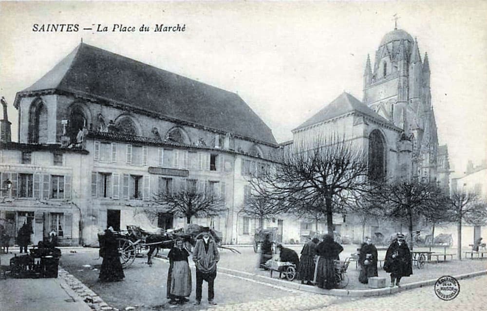 Saintes (17100 - Charente-Maritime) - La Place du March�