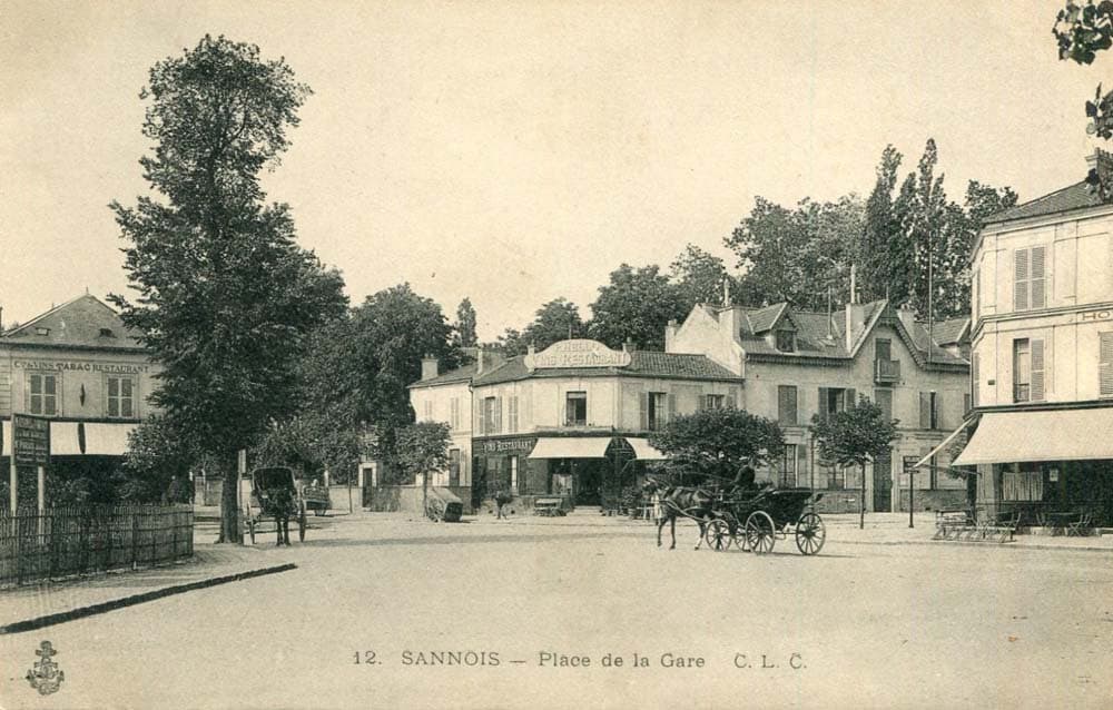 Sannois (95110 - Val-d'Oise) - Place de la Gare.