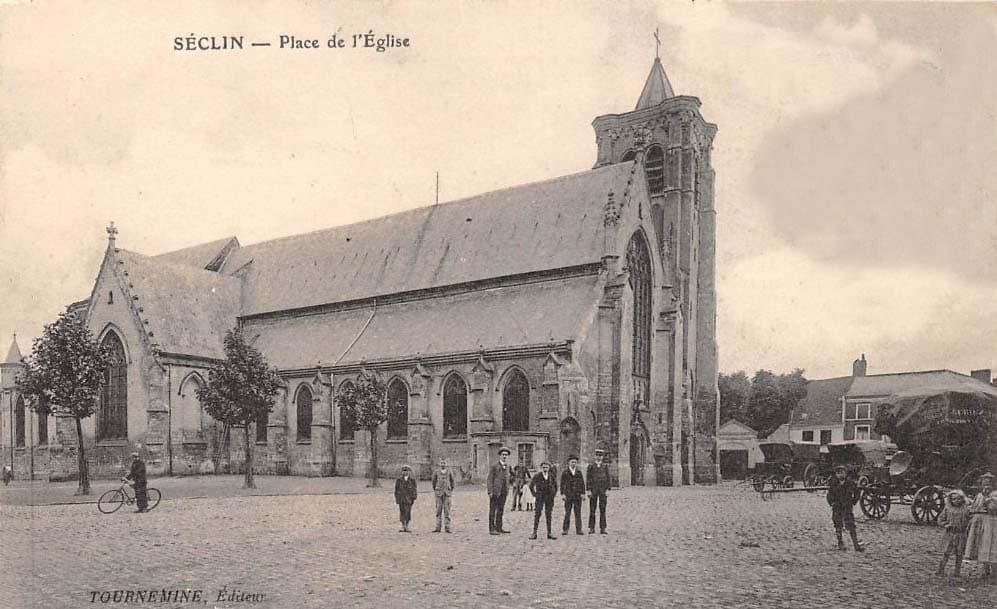 Seclin (59113 - Nord) - Place de l'Eglise.
