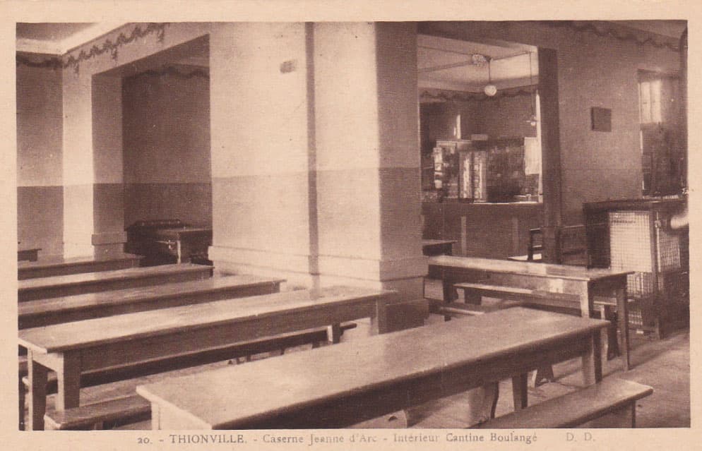 Thionville - Caserne Jeanne d'Arc - Int�rieur Cantine Boulang�