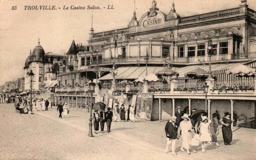 Trouville (14360 - Calvados) - Place du March� en 1919