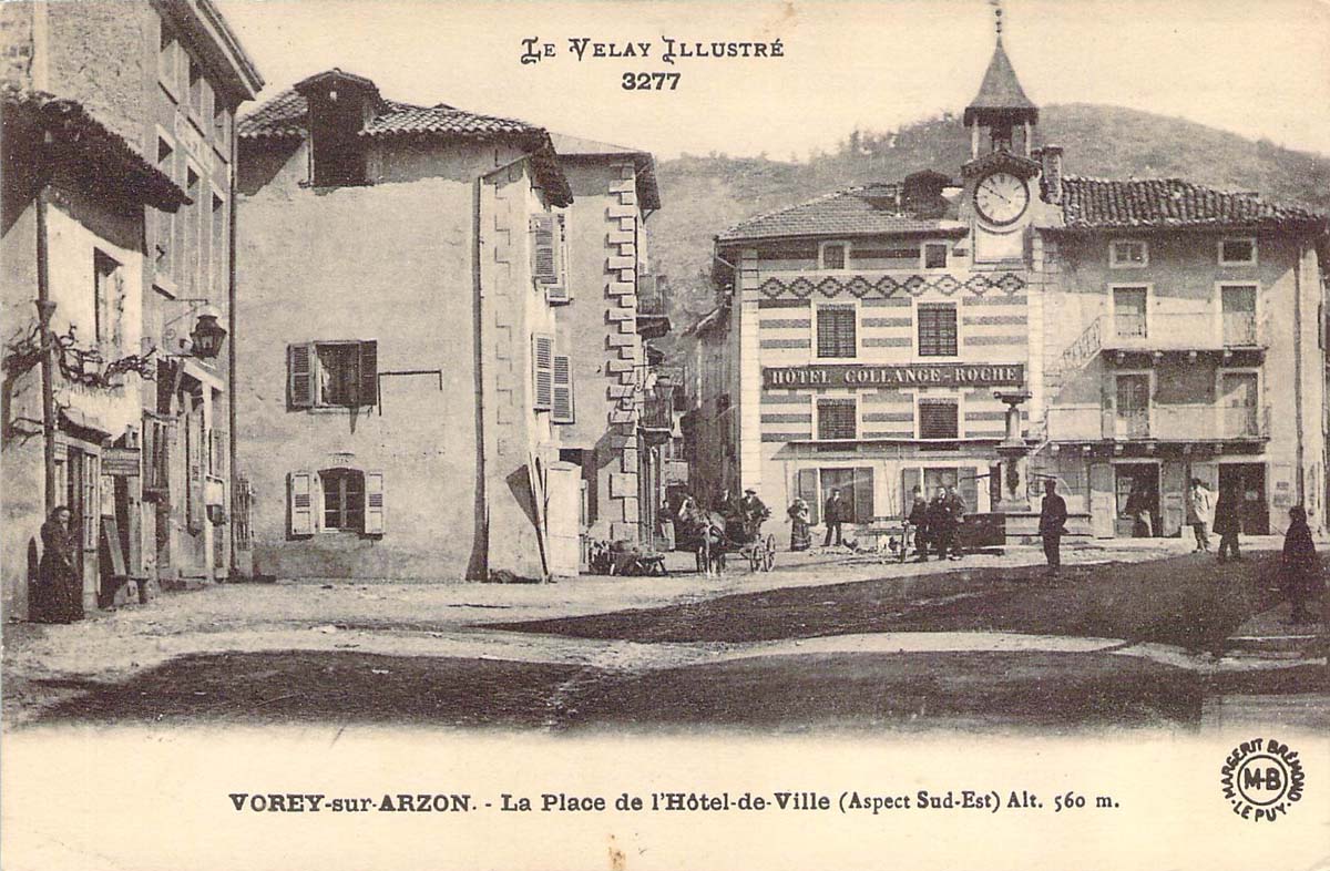 Vorey-sur-Arzon (43800 - Haute-Loire) - Place de l'Hôtel de Ville - Hôtel Collange-Roche