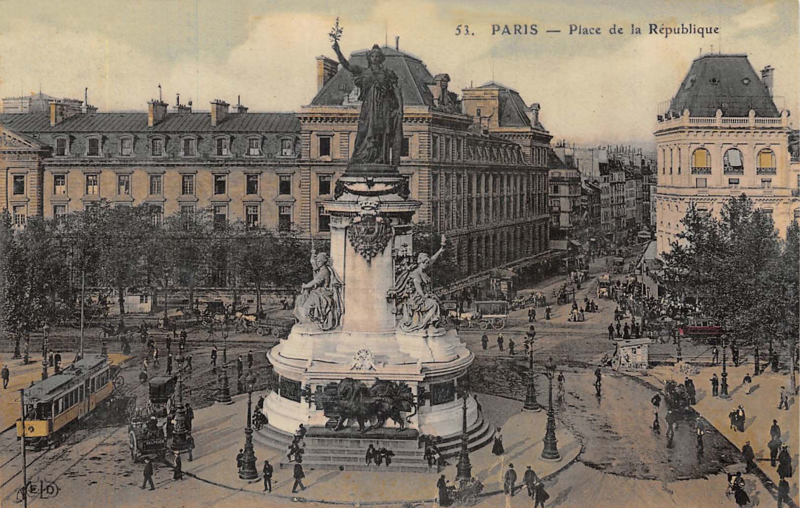 Paris - La Place de la République