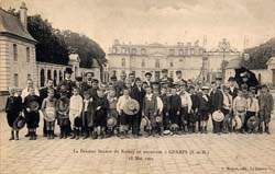 Le Raincy - La Pension Bernon du Raincy en excursion � Champs-sur-Marne en 1905