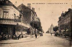 Le Raincy - L'Avenue du Chemin de Fer en 1933, vue depuis le rond-point Thiers