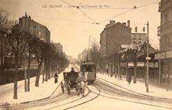 Le Raincy - L'avenue de la R�sistance sous la neige, avec le tramway et la cariole!