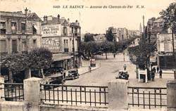 Le Raincy - L'Avenue du Chemin de Fer en surplomb depuis le pont de la Gare