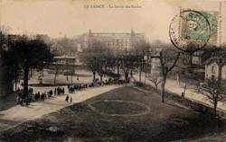 Le Raincy - La sortie des �coles et l'Avenue de Livry en 1906