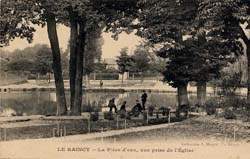 Le Raincy - La pi�ce d'eau, vue prise de l'Eglise en 1906