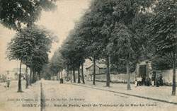 Bondy - Rue de Paris, arr�t du Tramway de la Rue La Croix