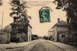 Pavillons-sous-Bois - Les deux corps de gardes historiques de l'ancien ch�teau du Raincy en 1908