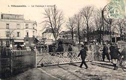Le Raincy - Le passage � niveau de l'ancienne gare en 1904