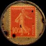 Timbre-monnaie Aux Dames de France - Nouveautés - Bordeaux - 10 centimes rouge sur fond doré - (décentré) - revers
