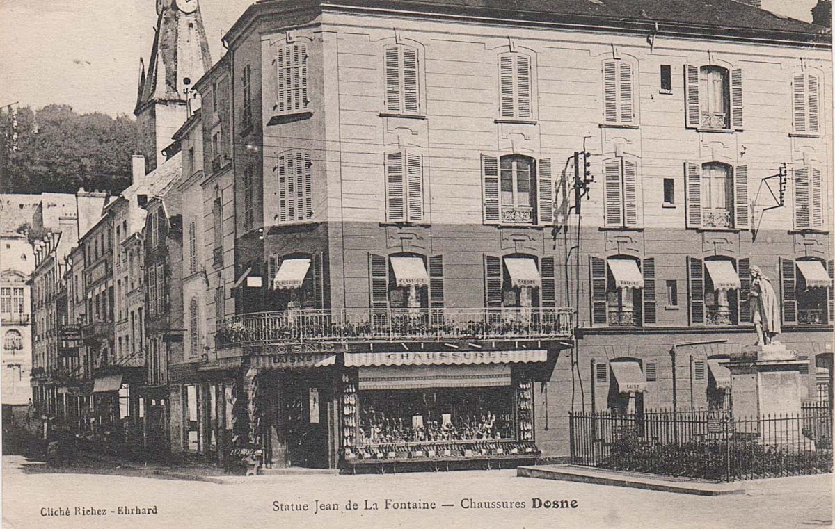 Ch�teau-Thierry - Statue Jean de La Fontaine - Chaussures Dosne