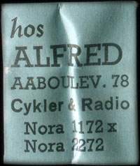 Timbre-monnaie Hos Alfred - Aaboulev. 78 - Cykler & Radio - Nora 1172 x - Nora 2272 - 1 re sur carton bleu - Danemark