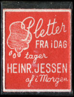 Timbre-monnaie Pletter Fra i Dag tager Heinr. Jessen af i Morgen - 1 &oslash;re sur fond rouge - Danemark - avers